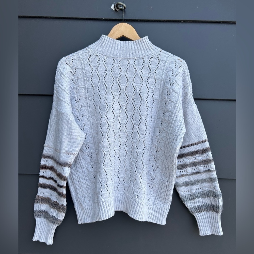 Cozy Gray Cable Knit Sweater - L